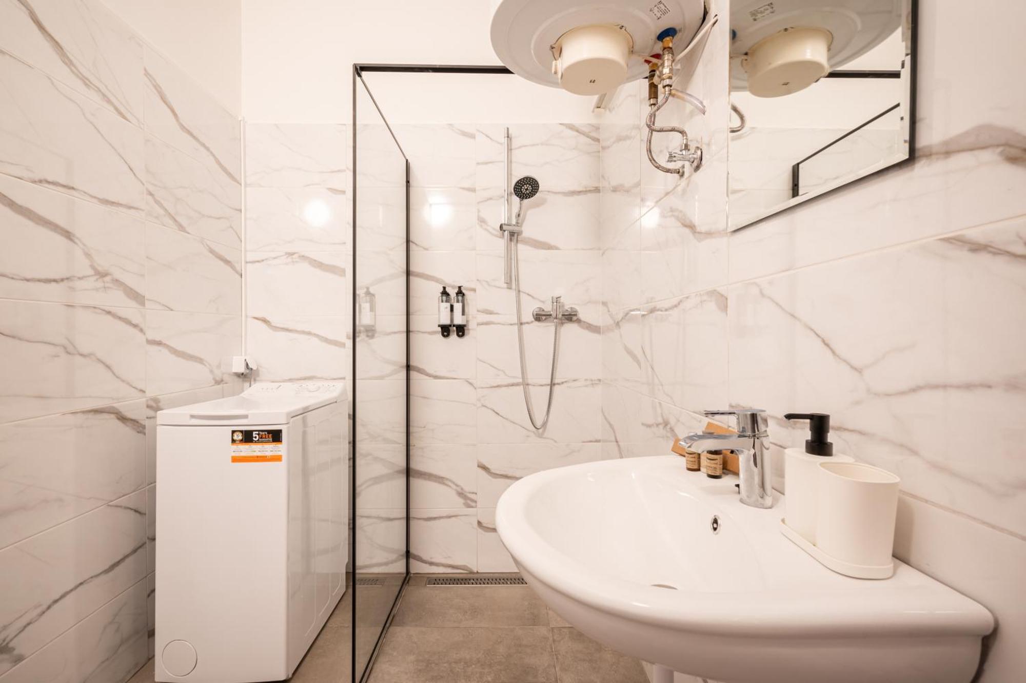 H9- Boutique Apartments, Best Location, By Bqa Budapest Luaran gambar