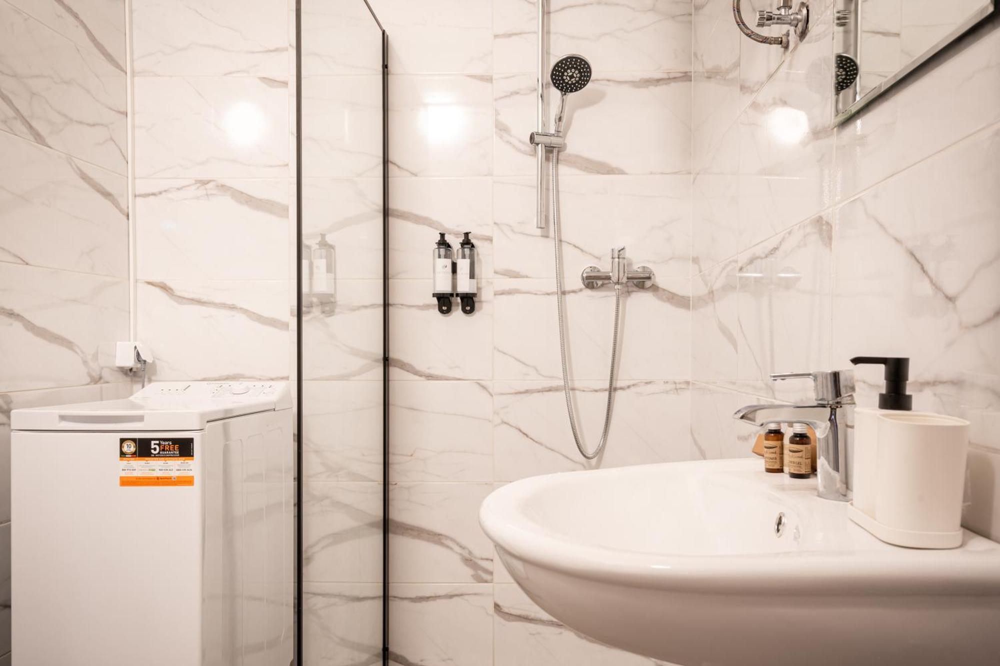 H9- Boutique Apartments, Best Location, By Bqa Budapest Luaran gambar